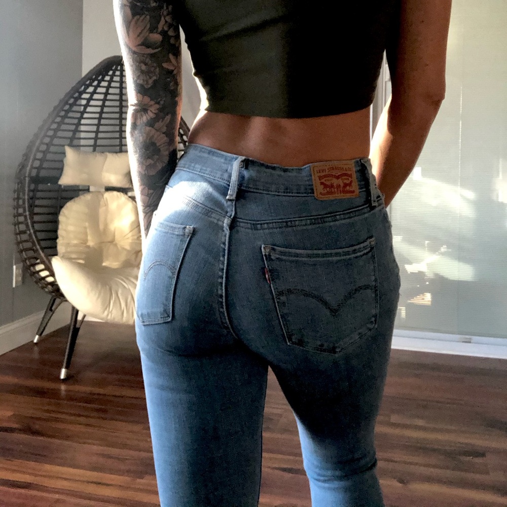 Barely worn Levi’s jeans *price firm